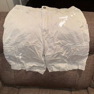 Old Navy Men's Khaki Cargo Shorts - Size 32 - Swell 100% Cotton - Paint On Front